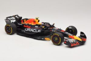 Oracle Red Bull Racing RB19 S. Perez Abu Dhabi GP 2023 Minichamps 1:18 110232311 Rășină - imaginea 4 din 7