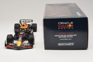Oracle Red Bull Racing RB19 S. Perez Abu Dhabi GP 2023 Minichamps 1:18 110232311 Rășină - imaginea 6 din 7