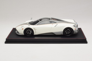Pagani Huayra Luminous Green AB 1:18 REMC041 Rășină