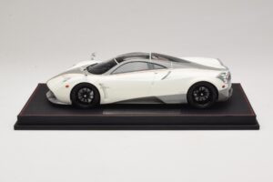 Pagani Huayra Luminous Green AB 1:18 REMC041 Rășină