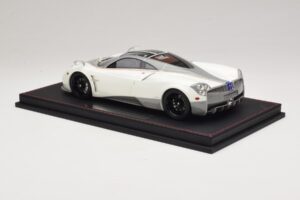 Pagani Huayra Luminous Green AB 1:18 REMC041 Rășină - imaginea 5 din 7