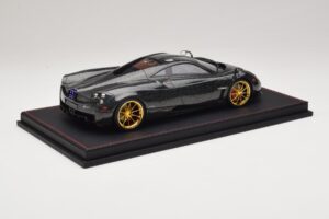 Pagani Huayra Starry Night Sky AB 1:18 REMC039 Rășină - imaginea 3 din 7