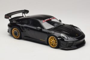 Porsche 911 992 GT3 RS Manthey Racing Negru cu Jante Aurii Minichamps 1:18 MR-911-GT3RS-1804 Metal - imaginea 4 din 6