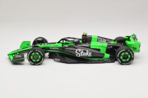 Stake Kick Sauber C44 G. Zhou Emilia Romagna GP 2024 Minichamps 1:18 117240124 Rășină - imaginea 3 din 7