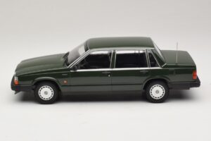 Volvo 740 GL Verde Închis Minichamps 1:18 155171702 Metal - imaginea 3 din 6