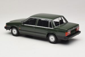 Volvo 740 GL Verde Închis Minichamps 1:18 155171702 Metal - imaginea 5 din 6