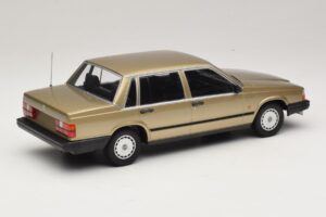 Volvo 740 GL Auriu Minichamps 1:18 155171700 Metal - imaginea 2 din 6