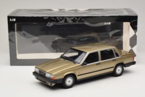 Volvo 740 GL Auriu Minichamps 1:18 155171700 Metal - imaginea 6 din 6
