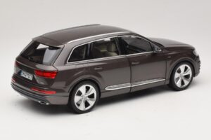 Audi Q7 4M Argus Brown Minichamps 1:18 5011407615 Metal - imaginea 3 din 8