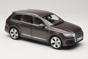 Audi Q7 4M Argus Brown Minichamps 1:18 5011407615 Metal - imaginea 6 din 8