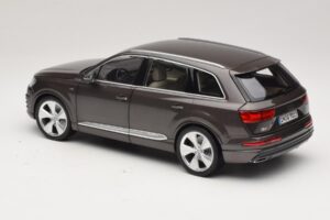 Audi Q7 4M Argus Brown Minichamps 1:18 5011407615 Metal - imaginea 7 din 8