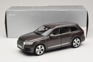 Audi Q7 4M Argus Brown Minichamps 1:18 5011407615 Metal - imaginea 8 din 8