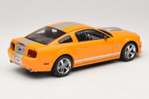 Ford Mustang GT S197 Grabber Orange Metallic AUTOart 1:18 73117-A1 Metal - imaginea 3 din 8