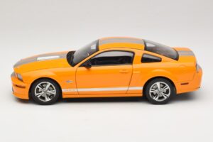 Ford Mustang GT S197 Grabber Orange Metallic AUTOart 1:18 73117-A1 Metal - imaginea 4 din 8