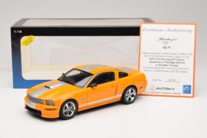 Ford Mustang GT S197 Grabber Orange Metallic AUTOart 1:18 73117-A1 Metal - imaginea 8 din 8