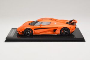Koenigsegg Regera Portocaliu Pachet Carbon FrontiArt 1:18 F071-153 Rășină - imaginea 3 din 7
