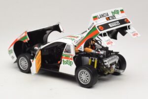 Lancia 037 #2 A. Bettega / M. Perissinot Rally San Marino 1984 Kyosho 1:18 08306F Metal - imaginea 5 din 8