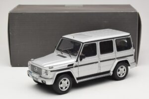 Mercedes G500 W463 LWB Ediție Dealer Argintiu AUTOart 1:18 B66962142 Metal - imaginea 8 din 8