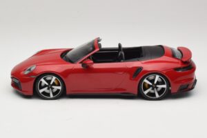 Porsche 911 992 Turbo S Cabriolet Roșu Închis Minichamps 1:18 PORSCHE007 Metal - imaginea 3 din 6