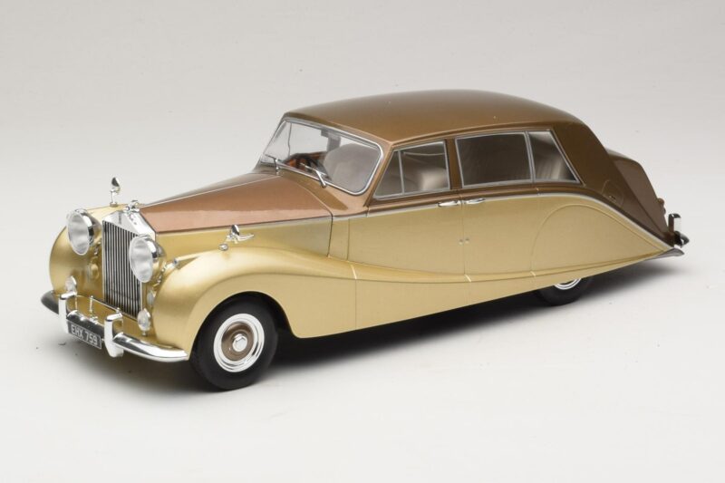 Rolls-Royce Silver Wraith Empress by Hooper Maro & Auriu MCG 1:18 Rolls-Royce Silver Wraith Empress by Hooper Maro & Auriu MCG 1:18 MCG18000 Metal
