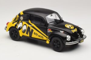 Volkswagen Beetle 1303 Go with Moon Solido 1:18 S1800519 Metal - imaginea 6 din 8
