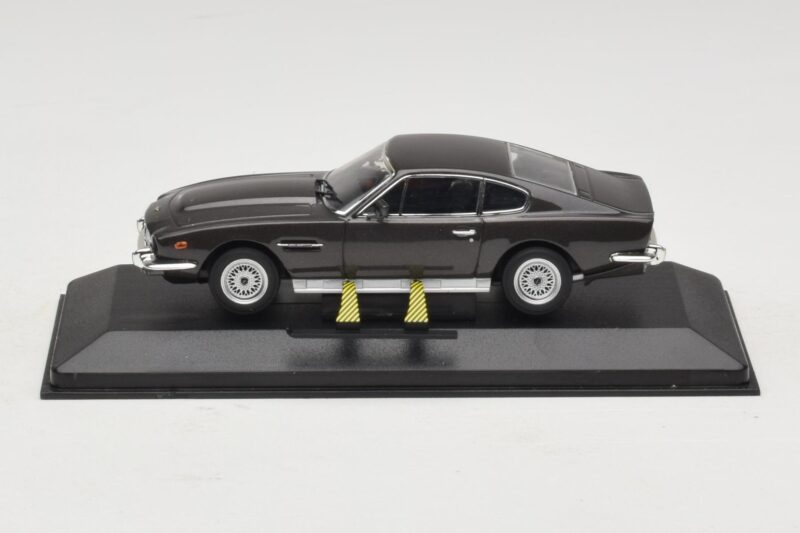 Aston Martin DBS On Her Majesty's Secret Service Cu Schiuri Minichamps 1:43 Aston Martin DBS On Her Majesty's Secret Service Cu Schiuri Minichamps 1:43 436137600-P1 Metal