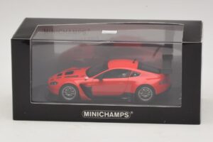 Aston Martin V12 Vantage GT3 Roșu Minichamps 1:43 4371121392 Metal - imaginea 4 din 4