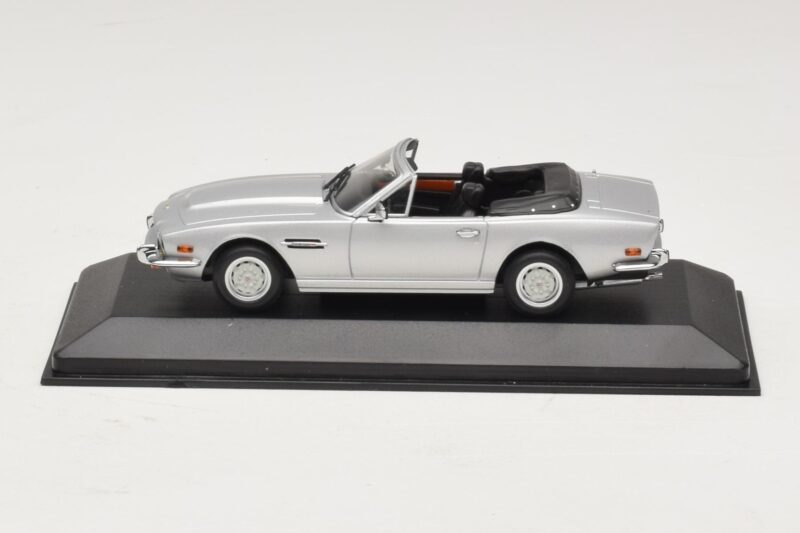 Aston Martin V8 Volante Argintiu Minichamps 1:43 400137601 Metal
