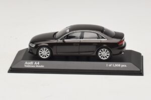 Audi A4 B8 Maro Metalizat Minichamps 1:43 410011000 Metal