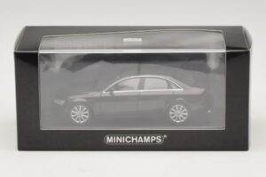 Audi A4 B8 Maro Metalizat Minichamps 1:43 410011000 Metal - imaginea 3 din 3
