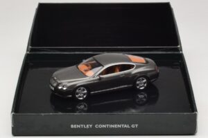 Bentley Continental GT Cypress Green Minichamps 1:43 BL312 Metal - imaginea 4 din 4