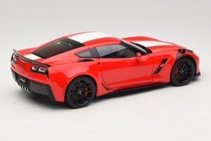 Chevrolet Corvette C7 Grand Sport Roșu cu Dungi Albe AUTOart 1:18 71274 Compozit - imaginea 3 din 8