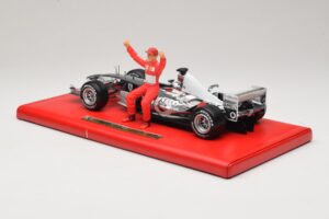 Ferrari F2004 #1 M. Schumacher Six Time World Champion 2004 Crom Argintiu Hot Wheels 1:18 C7332 Metal - imaginea 5 din 6