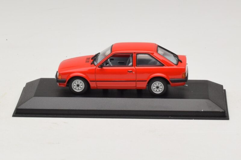 Ford Escort Mk3 3 Uși Roșu Minichamps 1:43 400085000 Metal
