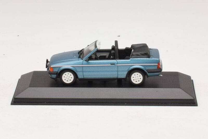 Ford Escort Mk3 Cabriolet Albastru Metalizat Minichamps 1:43 400085030 Metal