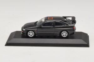Ford Escort RS Cosworth Negru Metalizat Minichamps 1:43 430082106 Metal