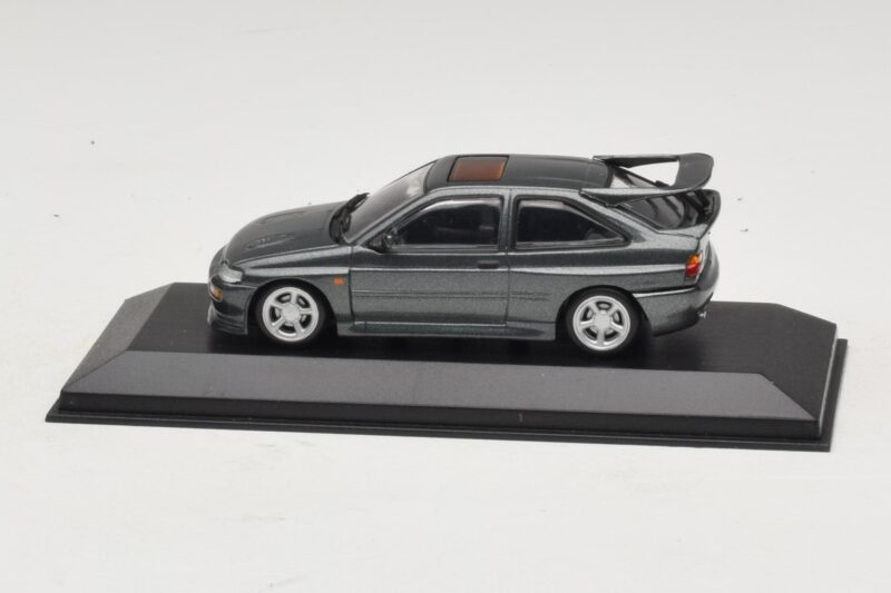 Ford Escort RS Cosworth Verde Închis Metalizat Minichamps 1:43 Ford Escort RS Cosworth Verde Închis Metalizat Minichamps 1:43 430086300 Metal