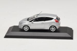 Ford Fiesta Mk7 Moondust Silver Metallic Minichamps 1:43 403088003 Metal