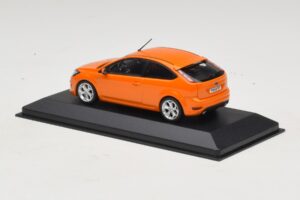 Ford Focus ST Mk2 Electric Orange Minichamps 1:43 400087302 Metal - imaginea 3 din 4