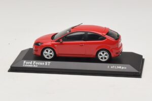 Ford Focus ST Mk2 Roșu Minichamps 1:43 400087301 Metal