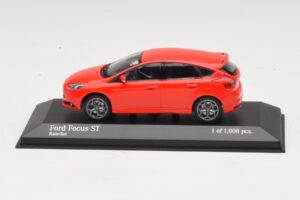 Ford Focus ST Mk3 Roșu Minichamps 1:43 410081001 Metal