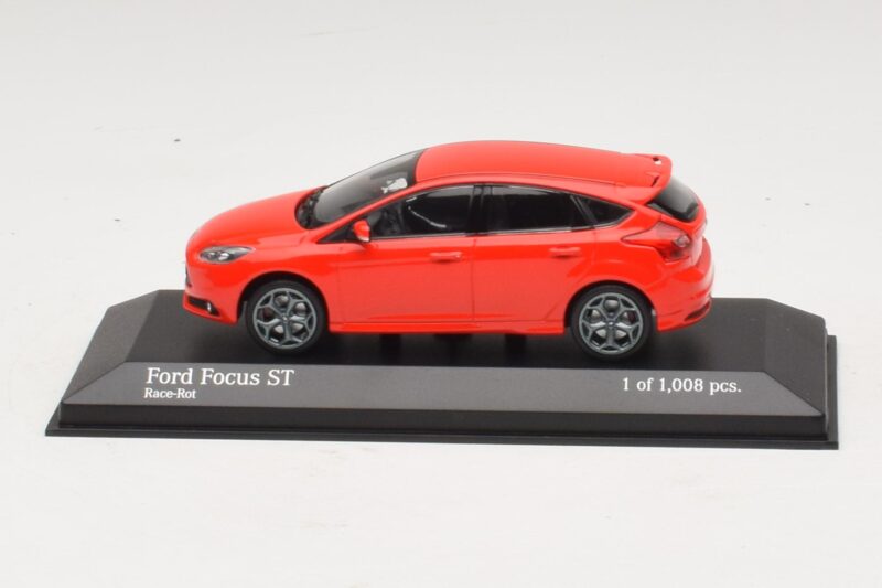 Ford Focus ST Mk3 Roșu Minichamps 1:43 410081001 Metal