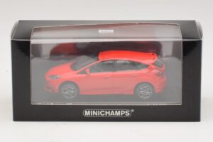 Ford Focus ST Mk3 Roșu Minichamps 1:43 410081001 Metal - imaginea 4 din 4