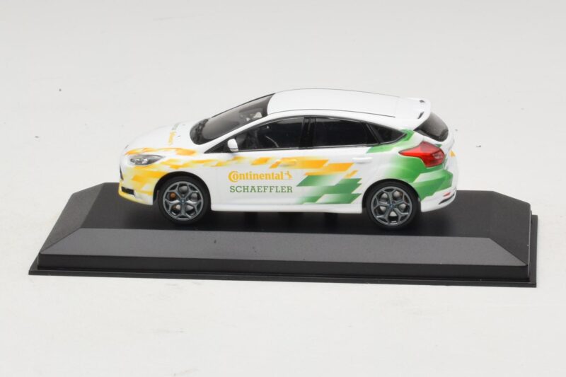 Ford Focus Maşină Tehnologică GTC Continental Schaeffler Minichamps 1:43 Ford Focus Maşină Tehnologică GTC Continental Schaeffler Minichamps 1:43 SCHAEFFLER001 Metal