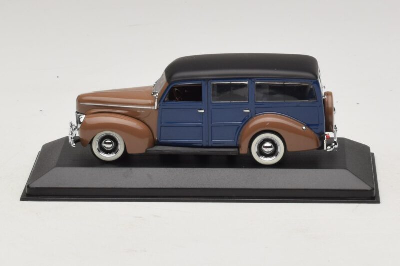 Ford V8 De Luxe Woody Station Wagon Maro Albastru Minichamps 1:43 Ford V8 De Luxe Woody Station Wagon Maro Albastru Minichamps 1:43 400082112 Metal
