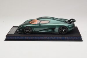 Koenigsegg Regera Carbon Verde Nuanțat FrontiArt 1:18 AS010-110 Rășină - imaginea 3 din 7