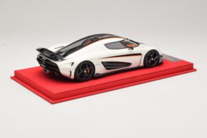 Koenigsegg Regera Alb cu Carbon Negru FrontiArt 1:18 REMC043 Rășină - imaginea 2 din 7