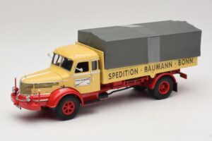 Krupp Titan Camion cu Platformă Baumann Bonn Minichamps 1:43 439069025 Metal