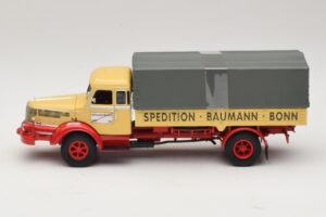 Krupp Titan Camion cu Platformă Baumann Bonn Minichamps 1:43 439069025 Metal - imaginea 3 din 6