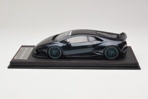 Lamborghini Huracan Liberty Walk Chameleon Blue GS Model 1:18 REMC045 Rășină - imaginea 3 din 7